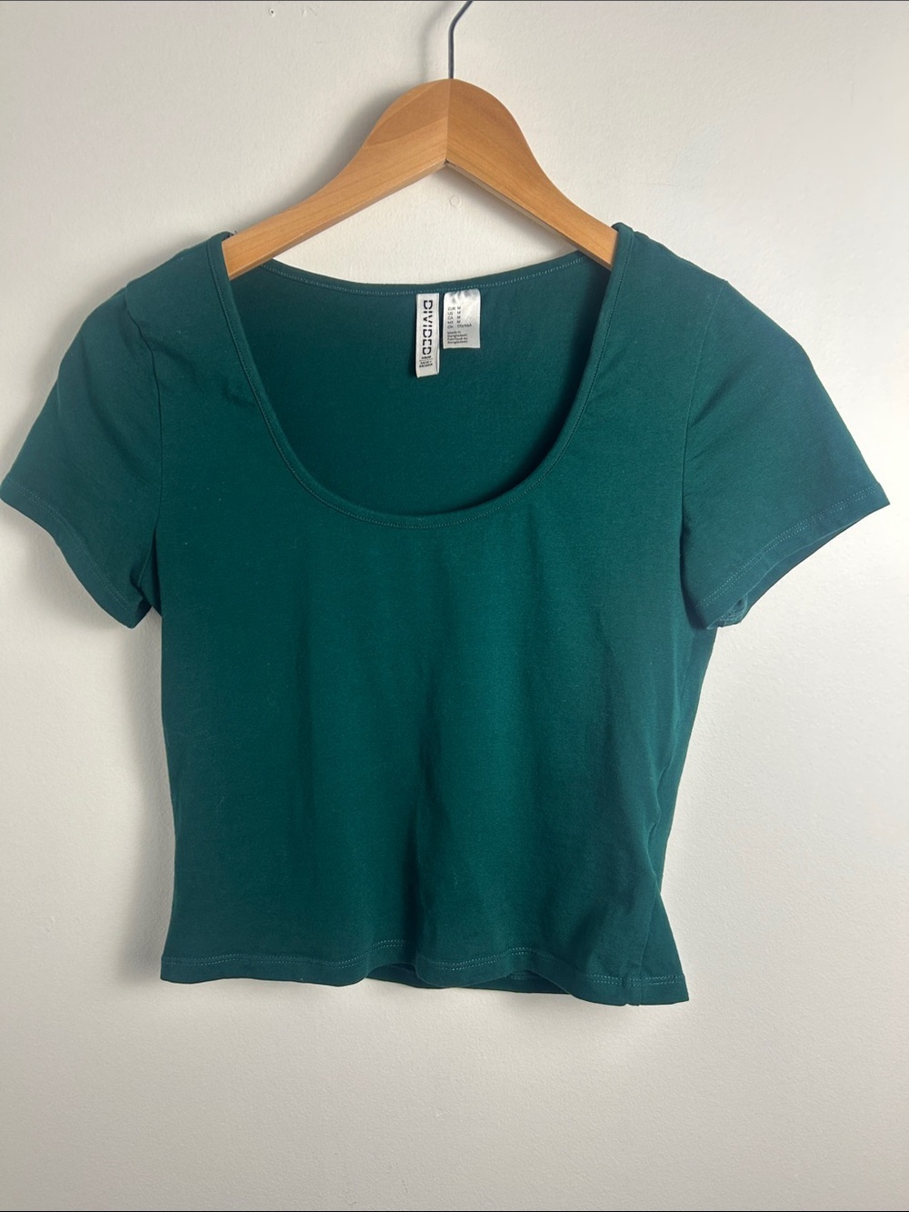 Divided Deep green Scoop Neck Crop Top Womens size medium cool summer comfort